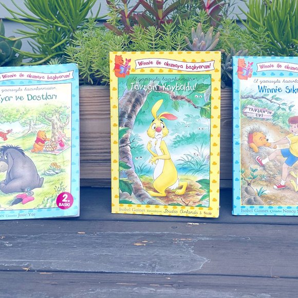 Winnie The Pooh Collection written in Turkish!! - Picture 1 of 7